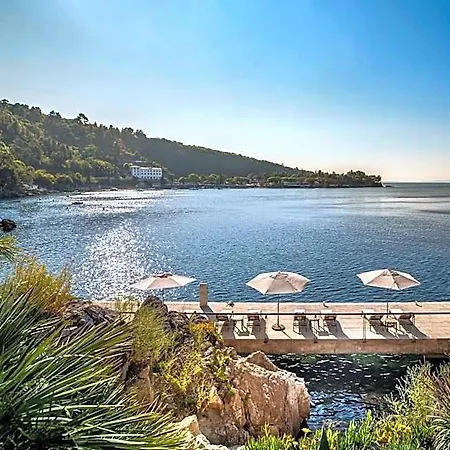 Hotel Boutique & Design Navis - Small Luxury Of The World 5*