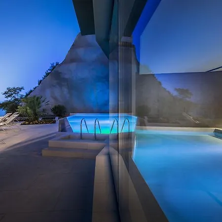Hotel Boutique & Design Navis - Small Luxury Of The World 5*